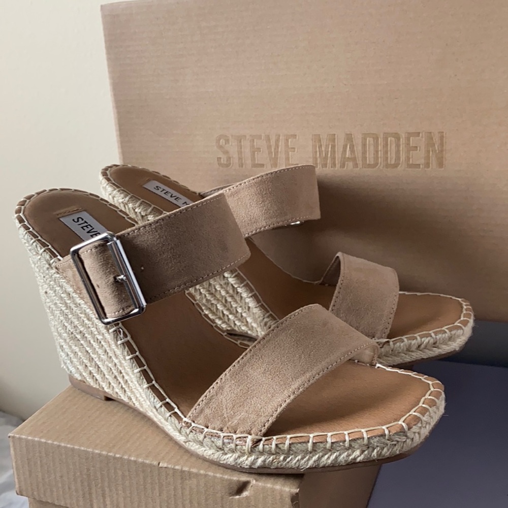 Steve Madden tan wedge sandals